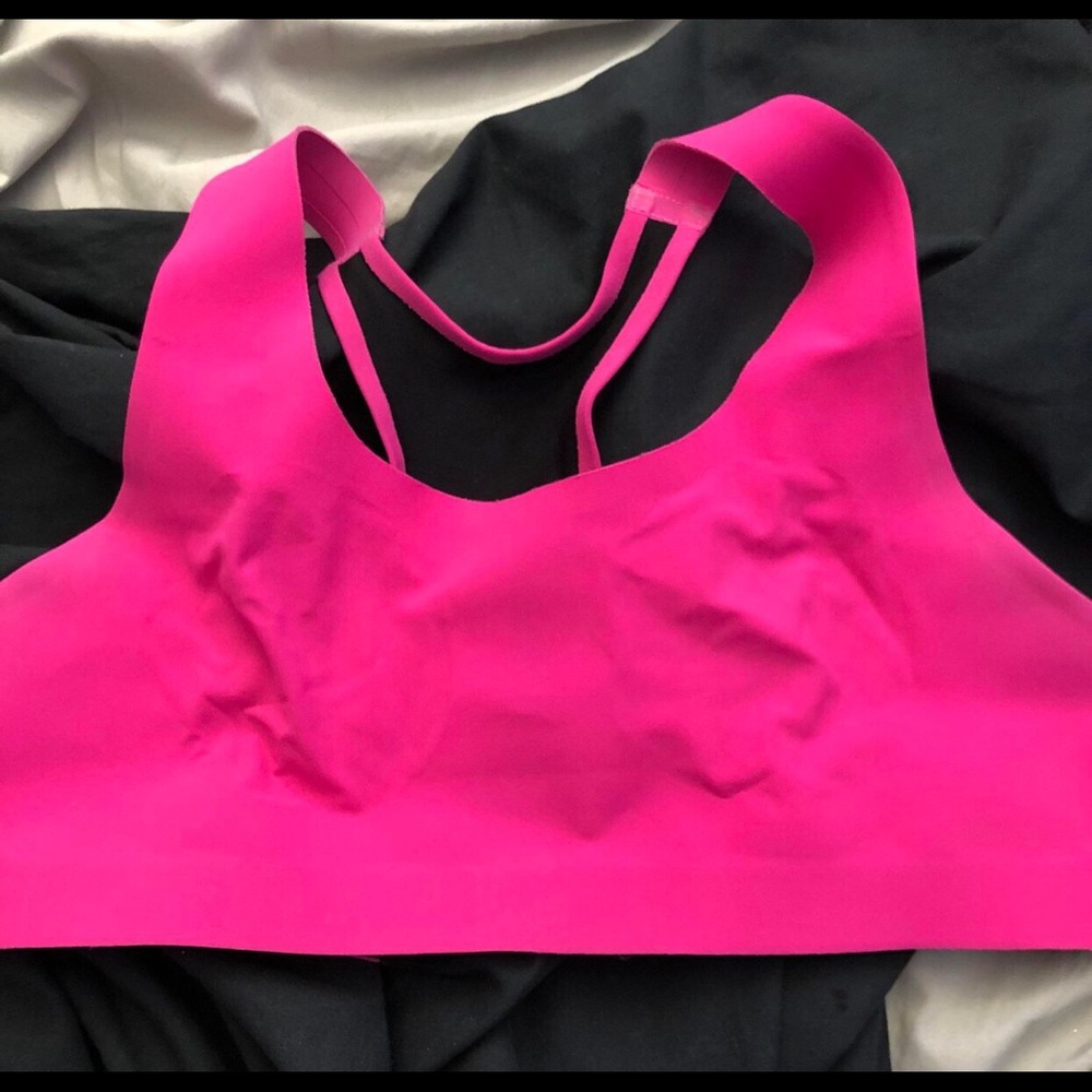 Lululemon pink sports bra